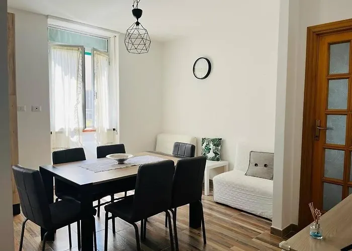Nina\'S House